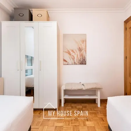 Myhousespain - Piso Amplio En El Centro De דירה גיחון