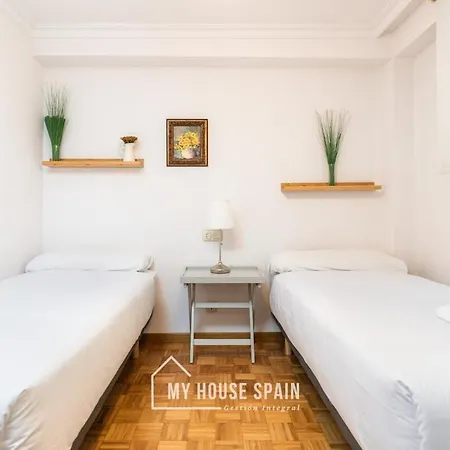 Myhousespain - Piso Amplio En El Centro De דירה
