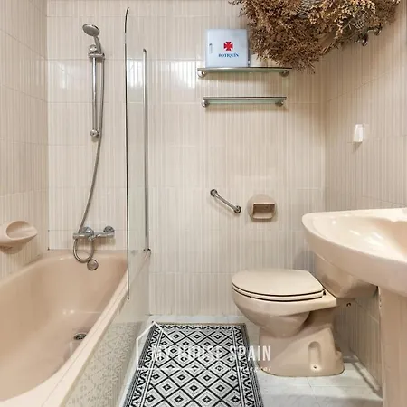 Myhousespain - Piso Amplio En El Centro De * Gijón